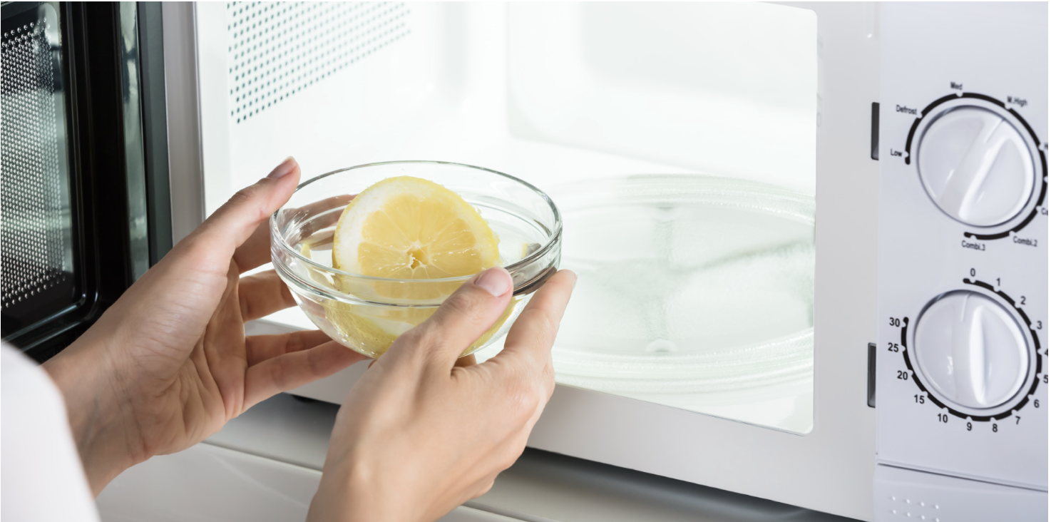 Come pulire il microonde: modo semplice e naturale