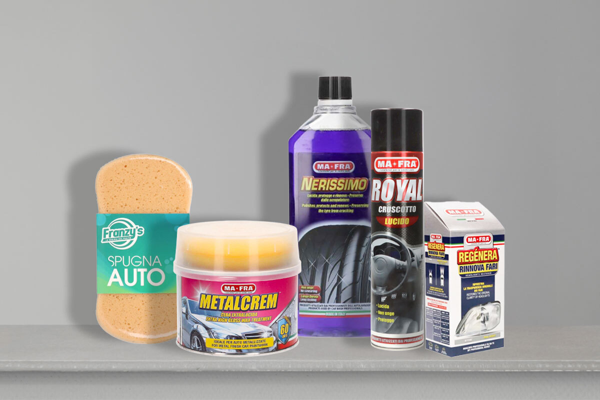 Set completo per la cura dell’auto: profumi, spray vetri, spugne, microfibra e accessori