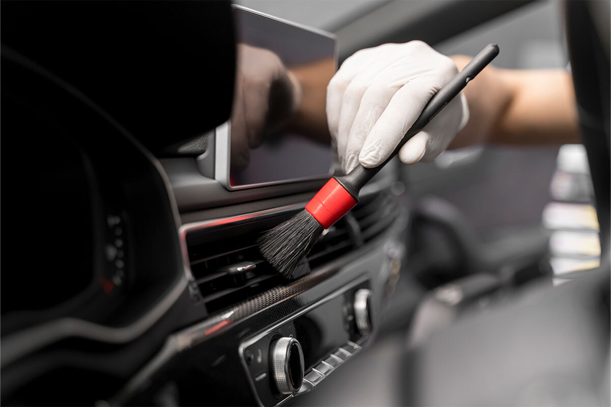 Accessori pulizia auto per dettagli come bocchette e cerchi
